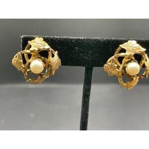 Vtg Henry Griffith 12k Gold Filled Leaf w/ Faux Pearl Accent Clip On Earrings